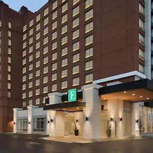 4* מלון Embassy By Hilton Airport