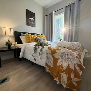 3-bedroom House In Little Italy Downtown-free Parking Holiday home