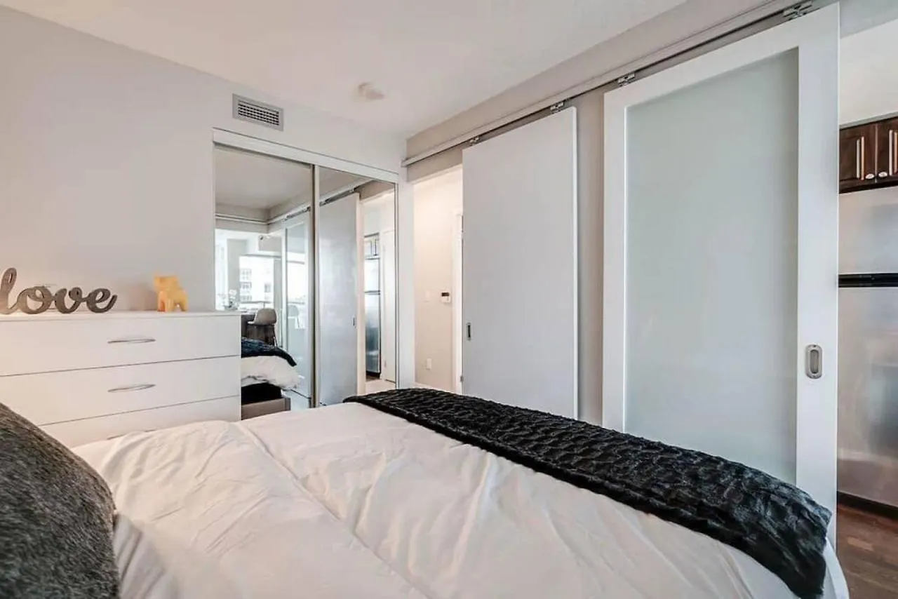 Beautiful 1Bd 1Ba Condo Lake And City Views Toronto Holiday home