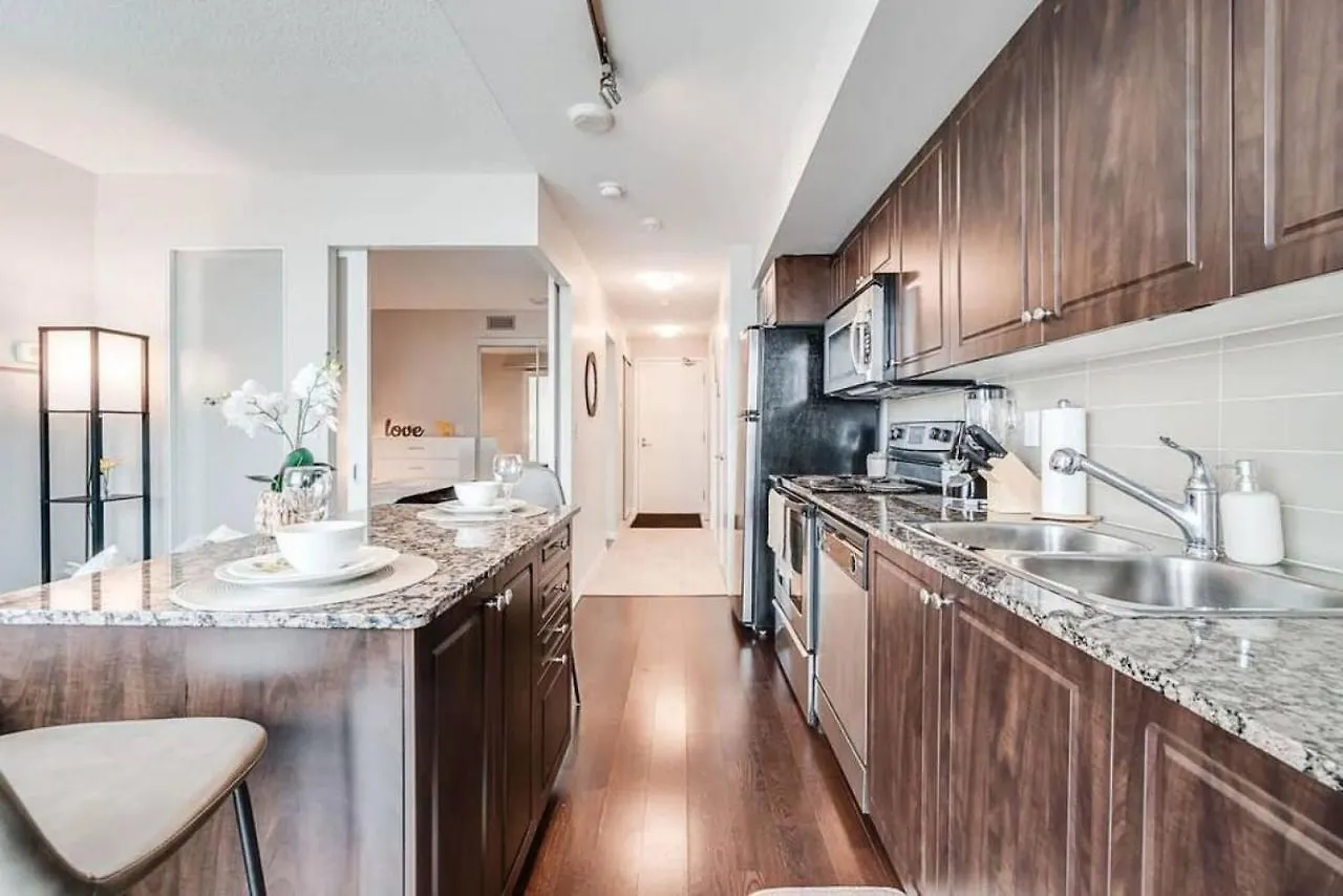 Beautiful 1Bd 1Ba Condo Lake And City Views Toronto Holiday home