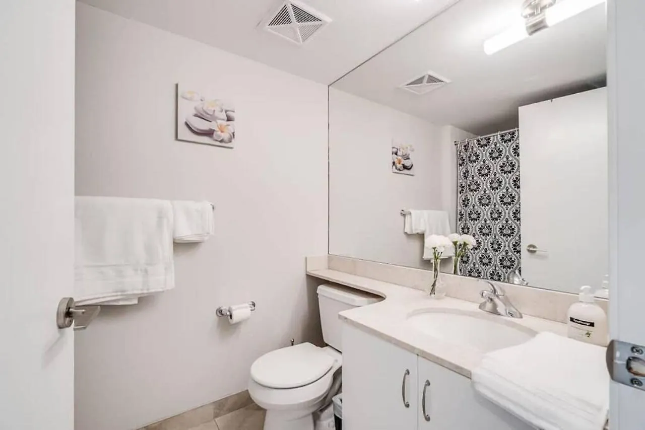 Beautiful 1Bd 1Ba Condo Lake And City Views Toronto Holiday home