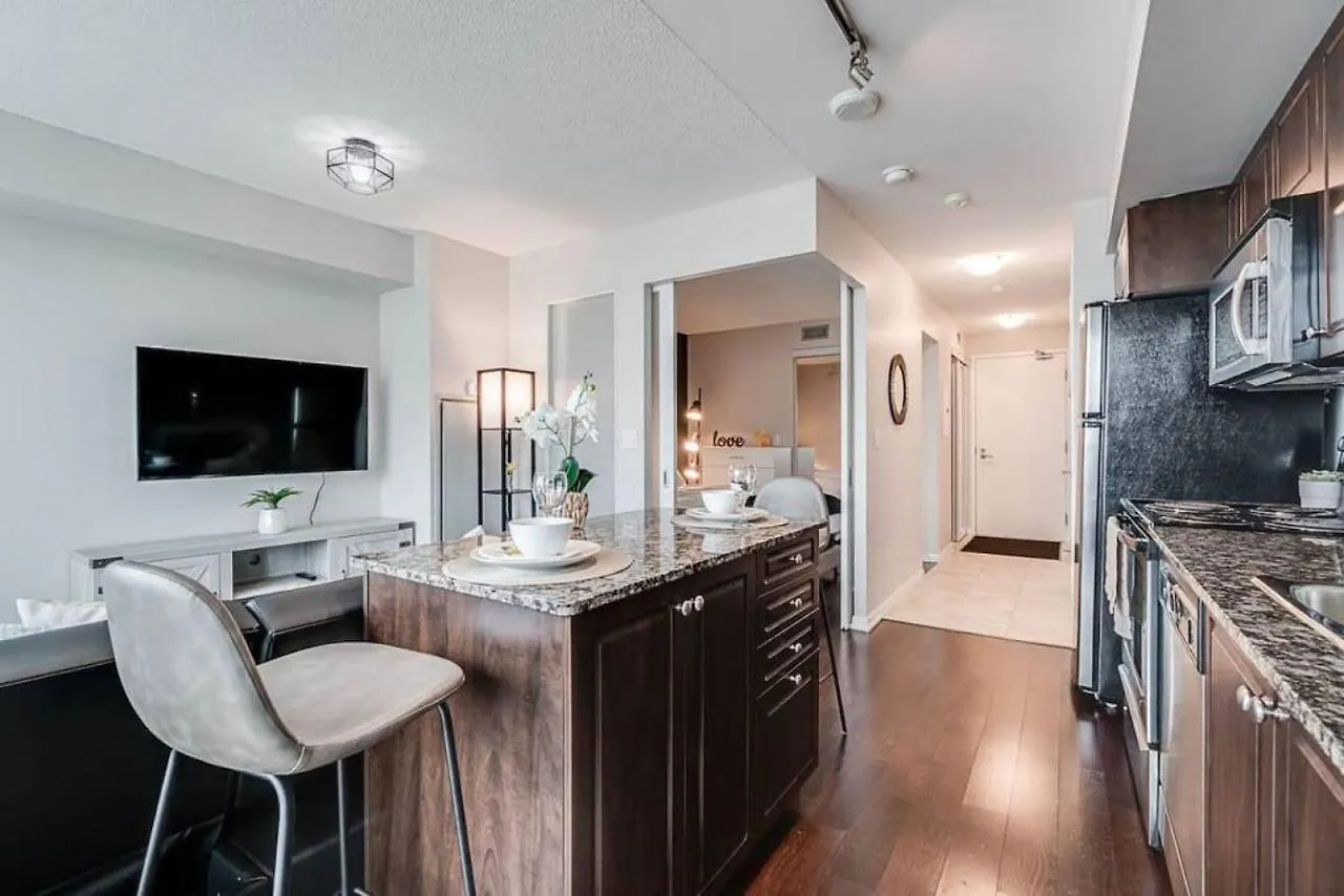 Beautiful 1Bd 1Ba Condo Lake And City Views Toronto Holiday home