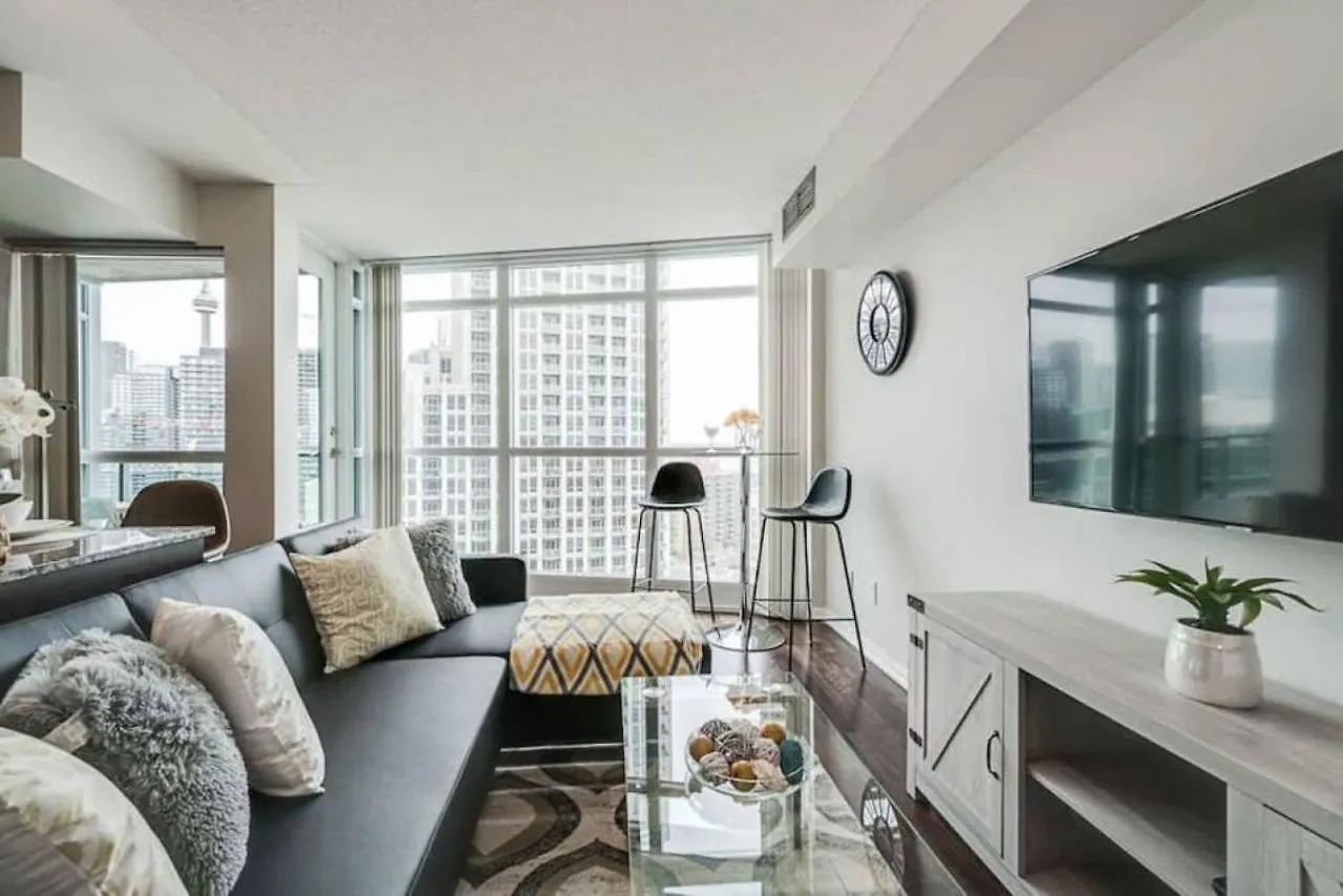Beautiful 1Bd 1Ba Condo Lake And City Views Toronto